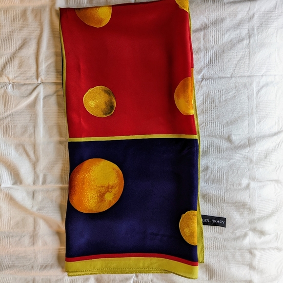 Ellen Tracey square silk scarf w/ lemon print in excellent condition. - Picture 5 of 5